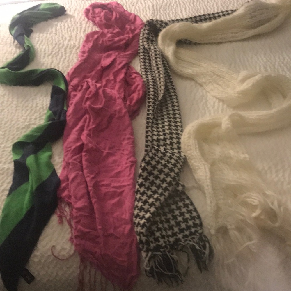 Scarfs (4)